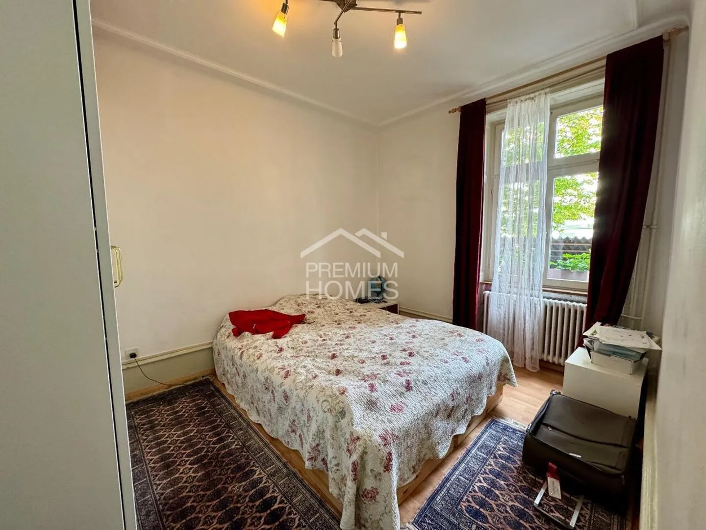 Centrally Located Multi-Family House for Investors! - Photo 5 of 7