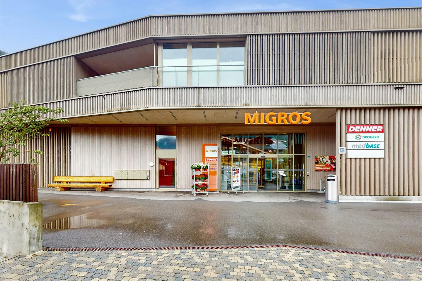 Bright rooms with cozy living ambiance! - Photo 1 of 10