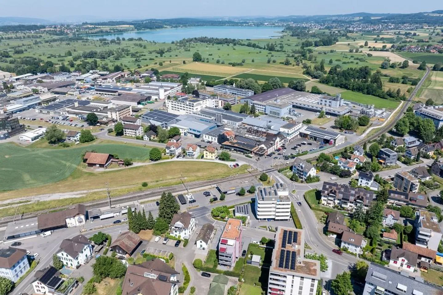 Appartement moderne lumineux avec vue à Wetzikon - Photo 3 sur 13