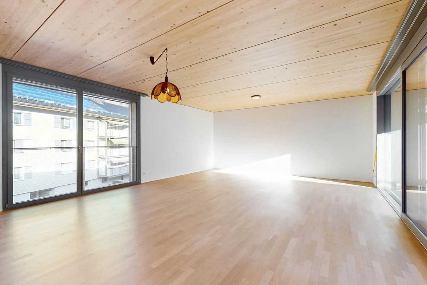 Bright rooms with cozy living ambiance! - Photo 3 of 10