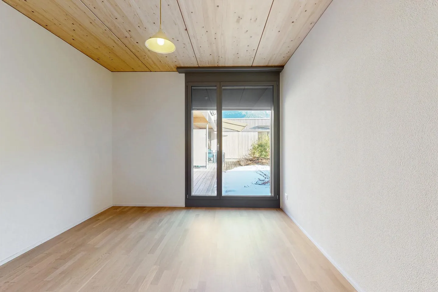 Bright rooms with cozy living ambiance! - Photo 5 of 10