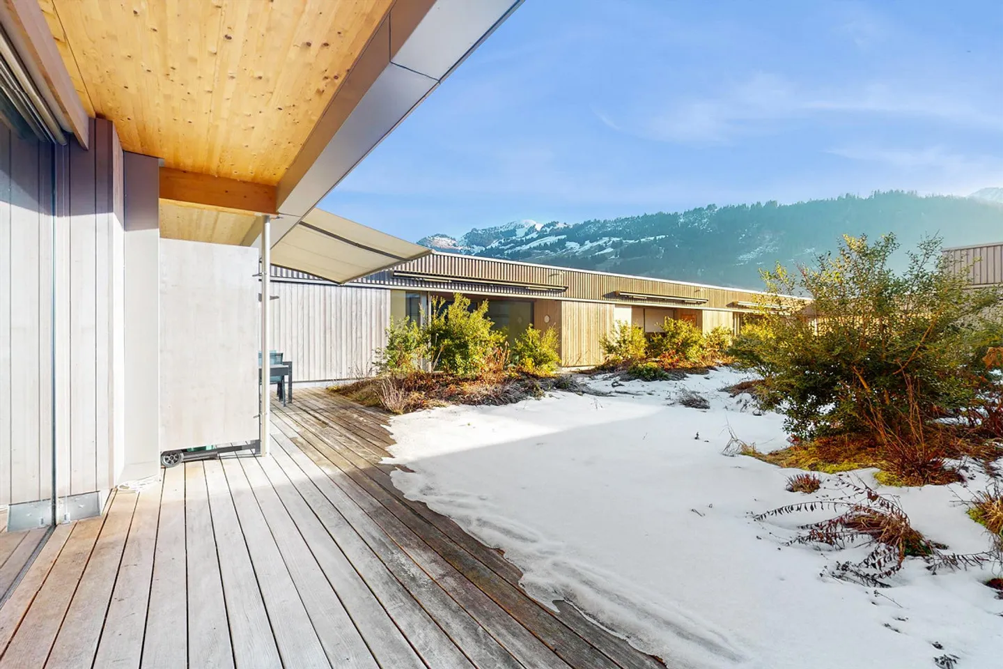 Bright rooms with cozy living ambiance! - Photo 10 of 10