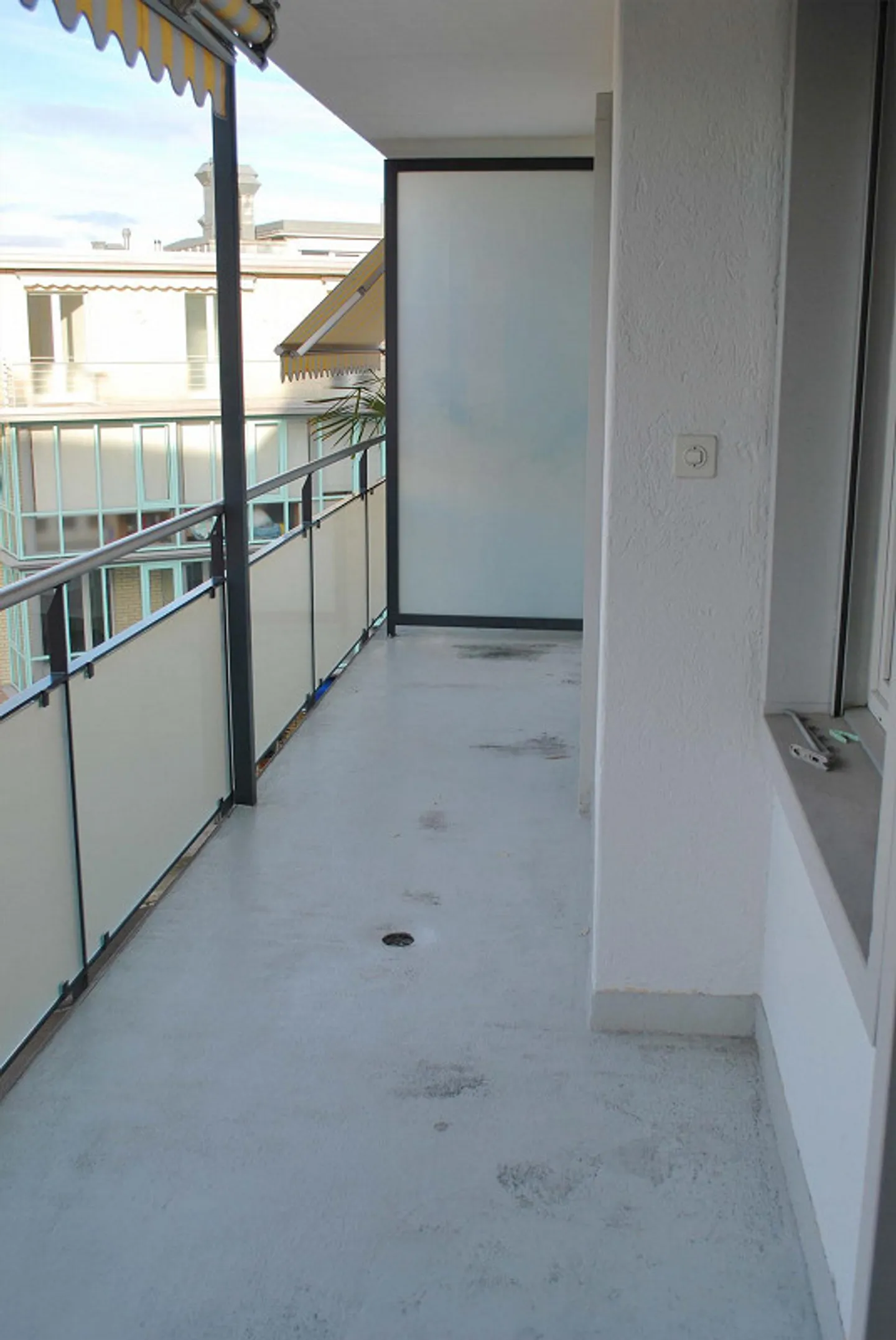 Living in a central location - Photo 3 of 9