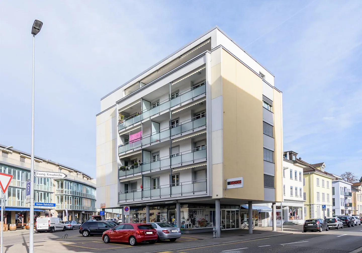 Living in a central location - Photo 8 of 9