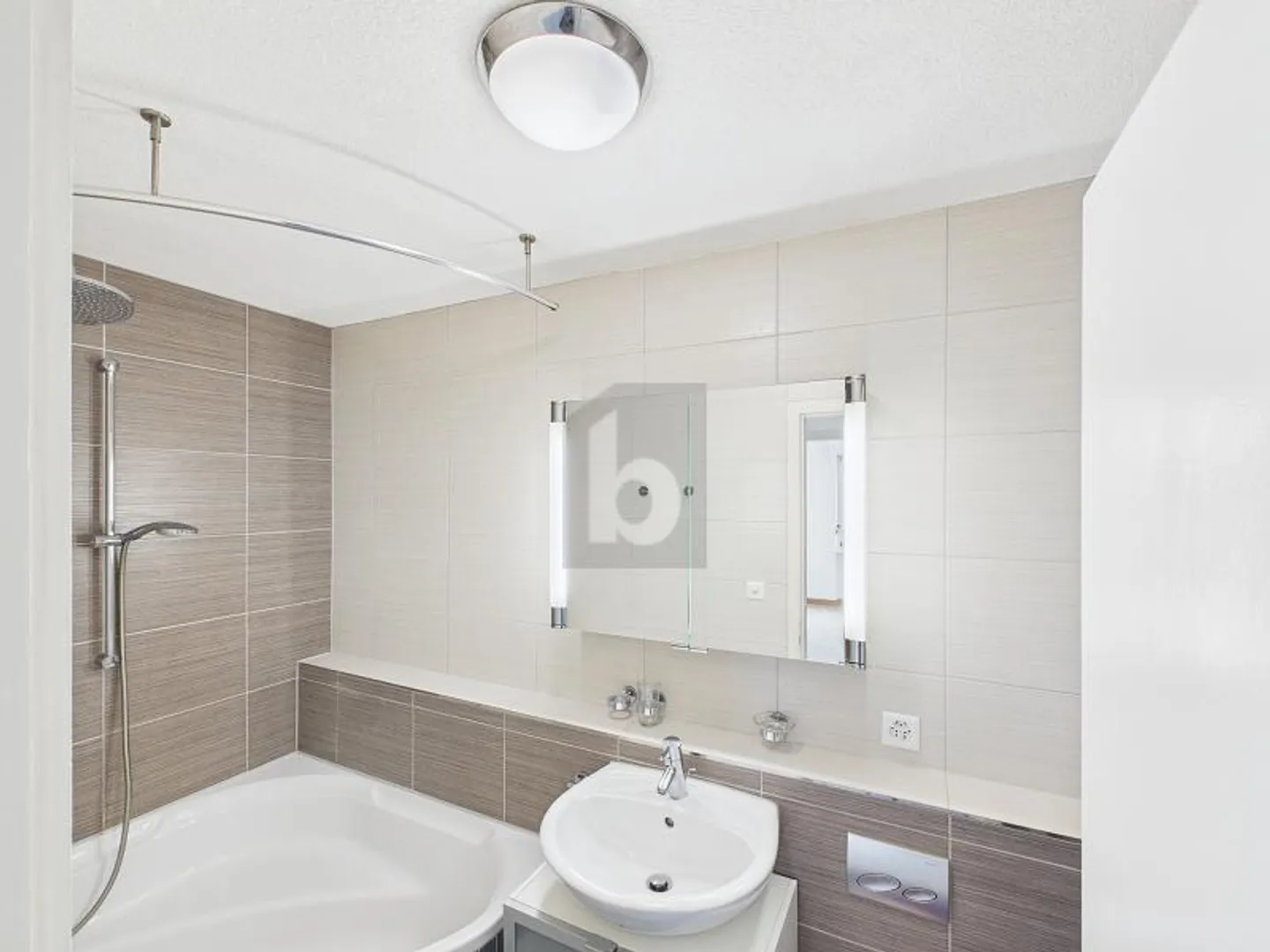 VIVERE IN CITTÀ - ABITARE CON STILE, INVESTIRE INTELLIGENTEMENTE - Foto 5 di 6