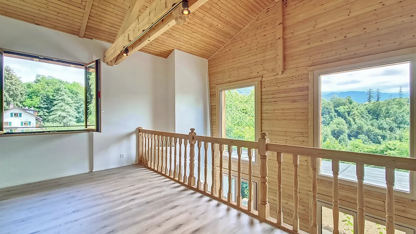 Charming Chalet with Garden - Photo 10 of 13