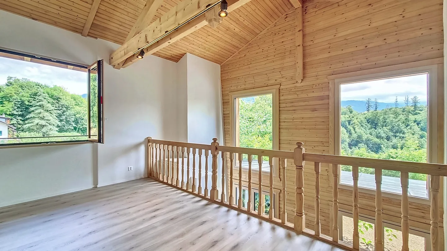 Charming Chalet with Garden - Photo 8 of 13