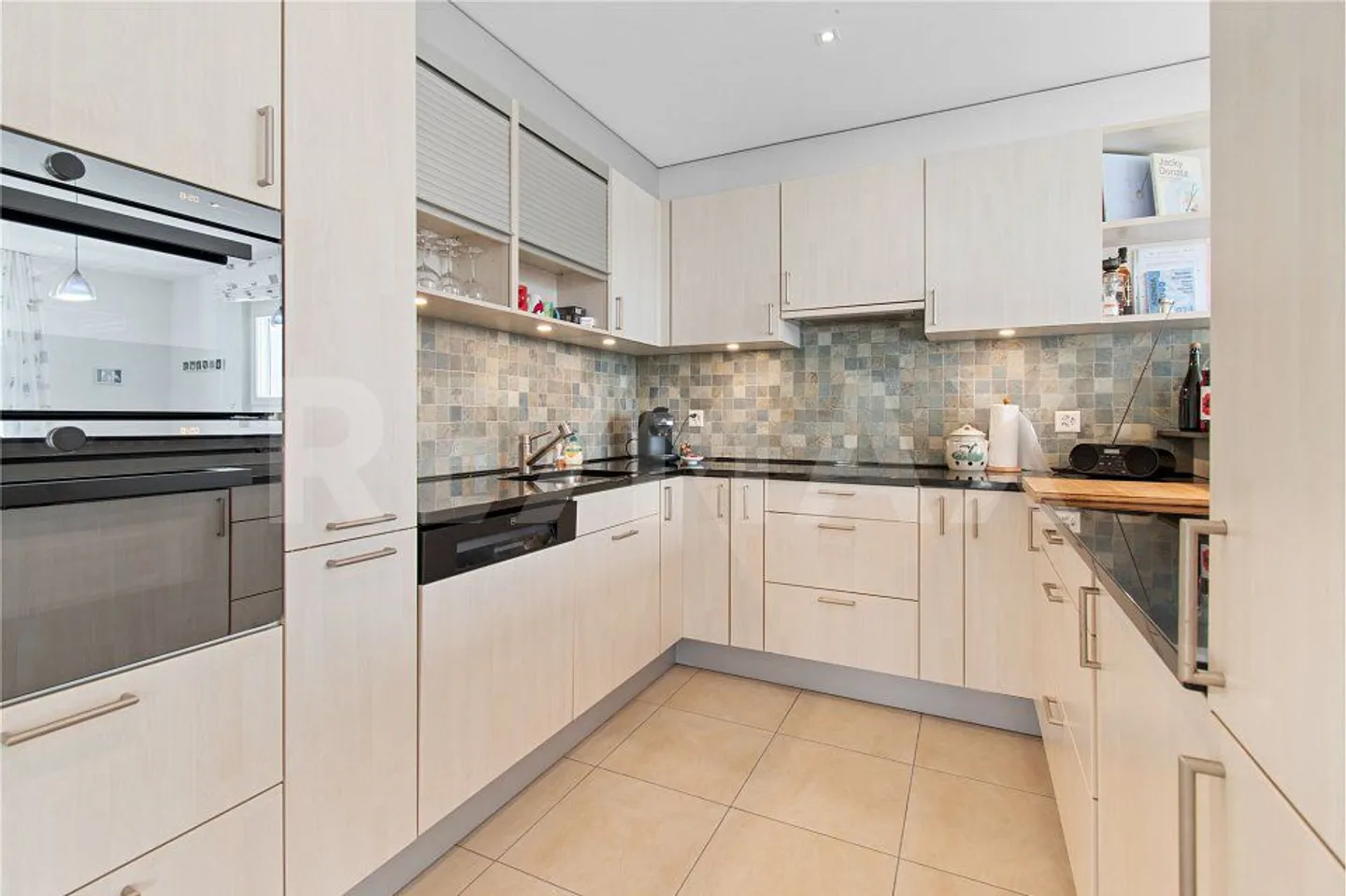 Spacious 4½-room apartment on the raised ground floor - Photo 8 of 13
