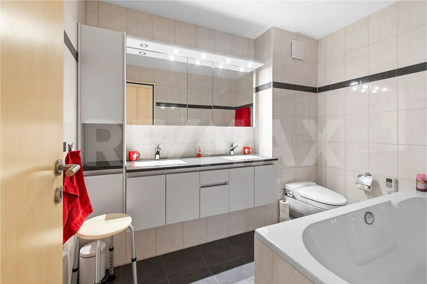 Spacious 4½-room apartment on the raised ground floor - Photo 9 of 13