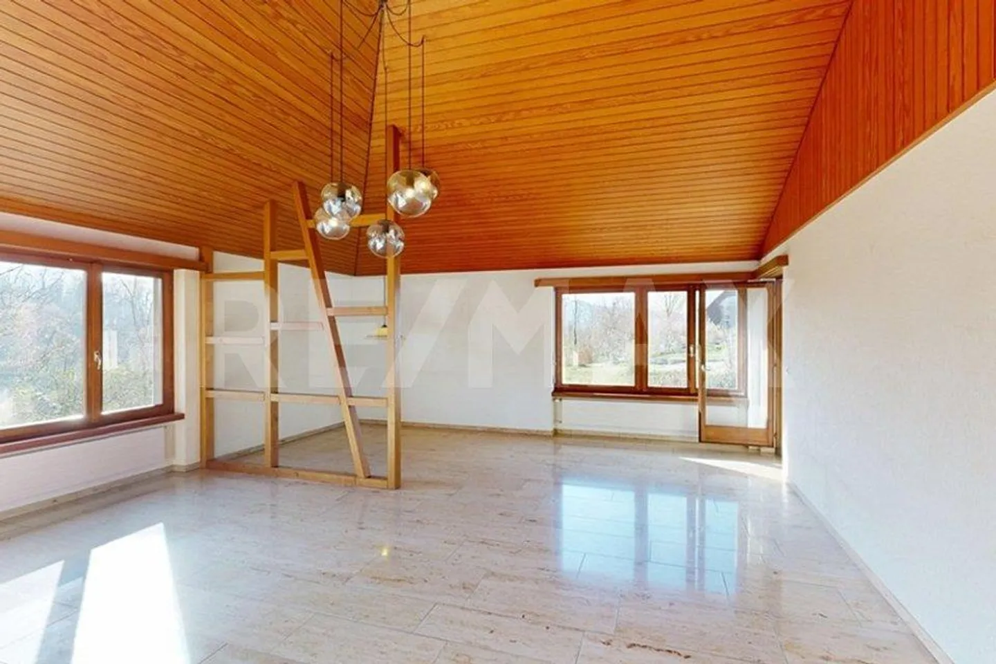 6 Room Single-Family House on the Edge of the Building Zone in Möriken - Photo 2 of 13