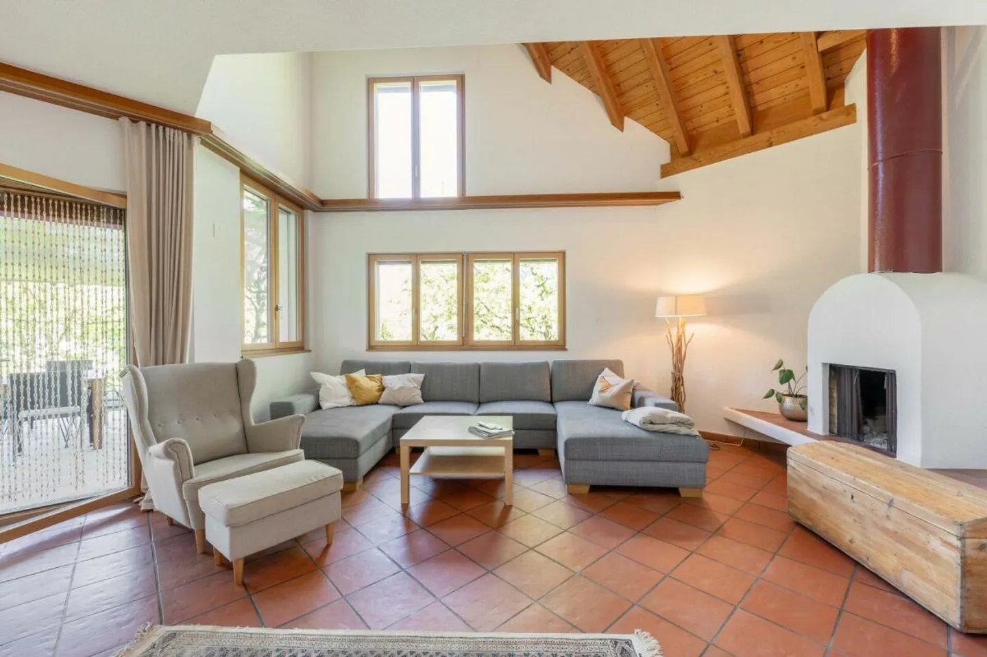 Detached 6.5-room single-family house on the edge of the settlement with plenty of privacy and a magnificent view into the Mettau Valley - Photo 3 of 24