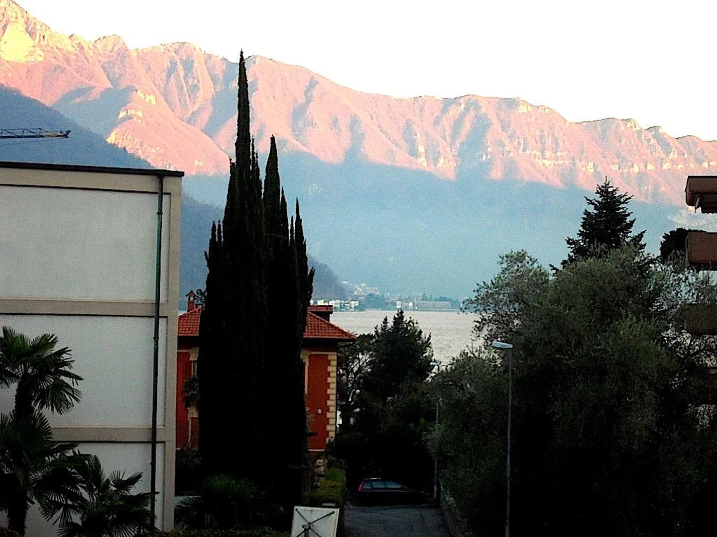 MONOLOCALE A MELIDE CON PARZIALE VISTA LAGO – ID 21070 - Foto 1 di 7