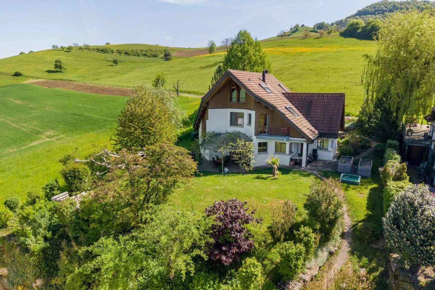 Detached 6.5-room single-family house on the edge of the settlement with plenty of privacy and a magnificent view into the Mettau Valley - Photo 24 of 24