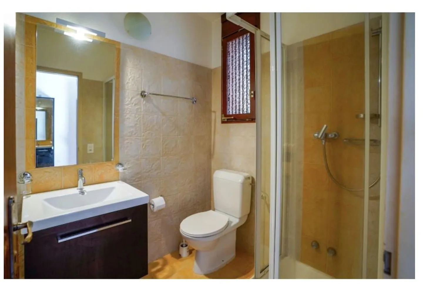 MONOLOCALE A MELIDE CON PARZIALE VISTA LAGO – ID 21070 - Foto 6 di 7