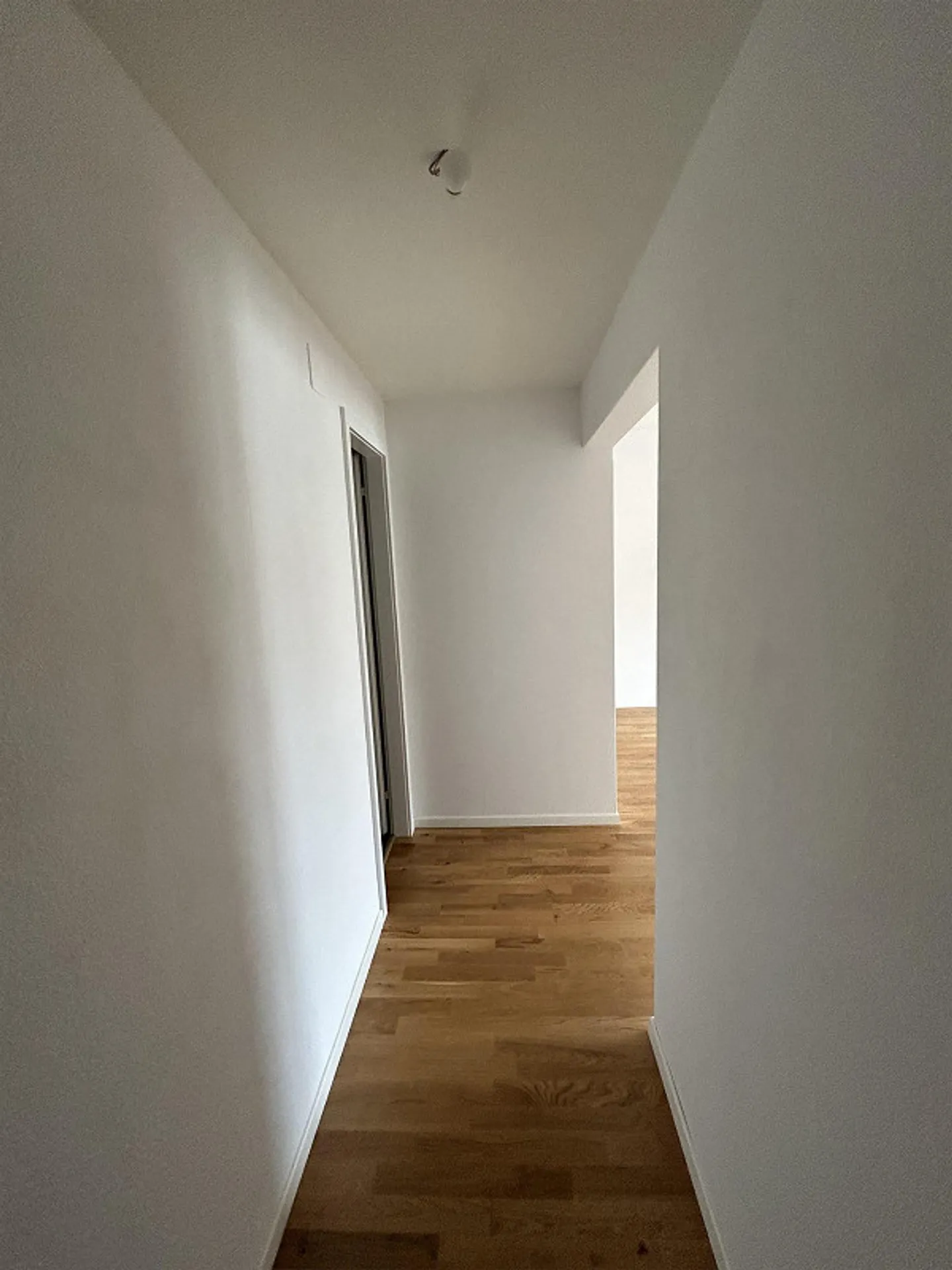Appartement comme neuf dans un quartier résidentiel calme - Photo 6 sur 7