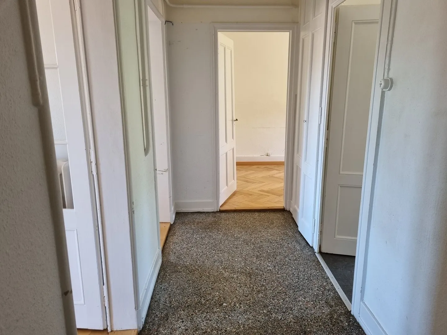 APPARTAMENTO DI 75M2 CON BALCONE - Foto 6 di 9