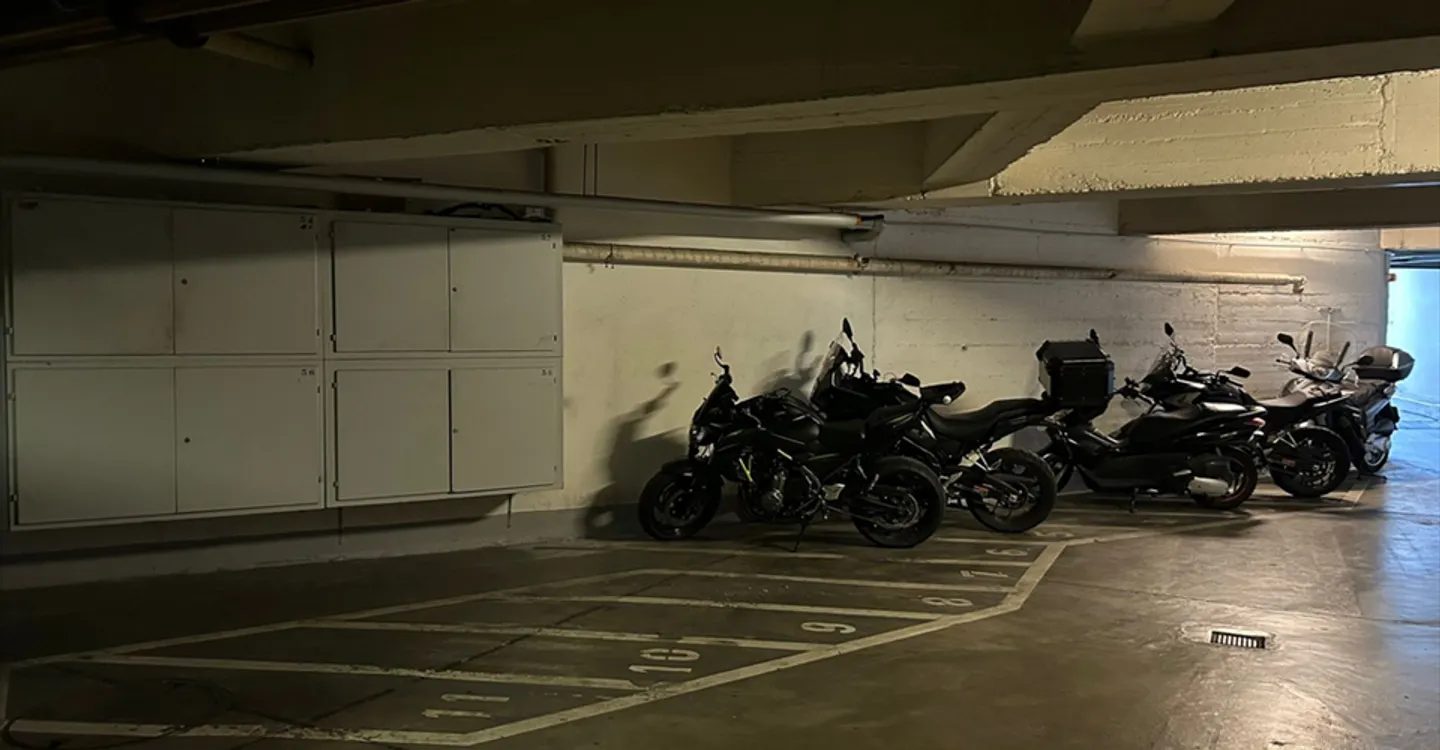 Motorradparkplatz zur Miete in Ecublens - Foto 2 von 2