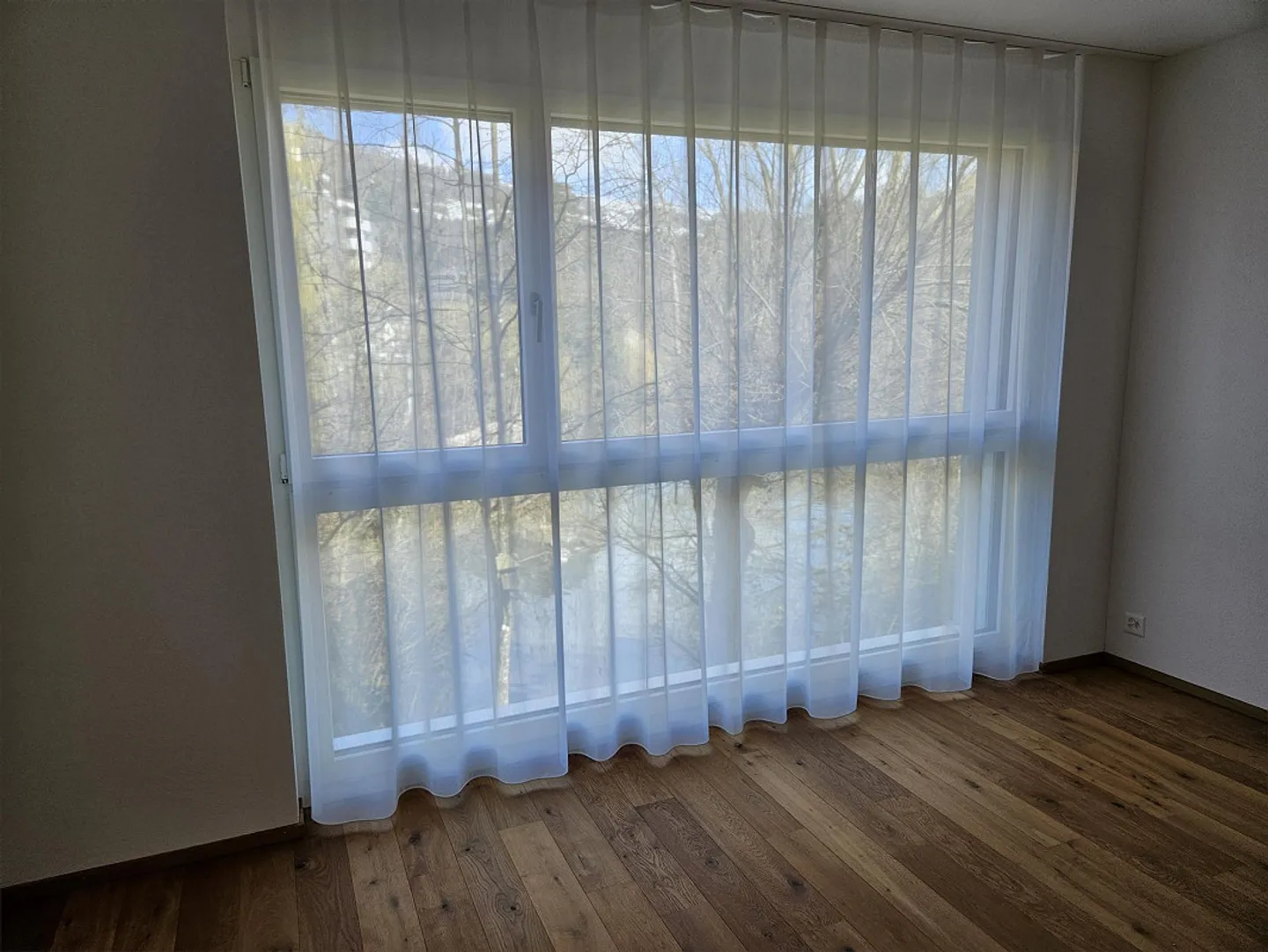 Appartement attrayant de 4,5 pièces directement à la gare d'Arth-Goldau et au parc animalier - Photo 6 sur 10