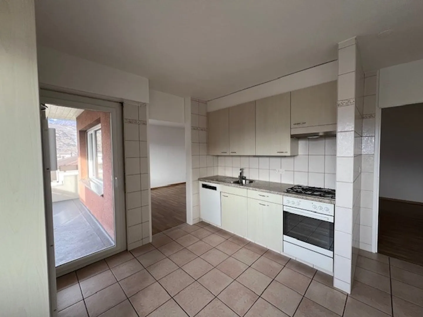 Appartamento 3.5 locali - Foto 3 di 13