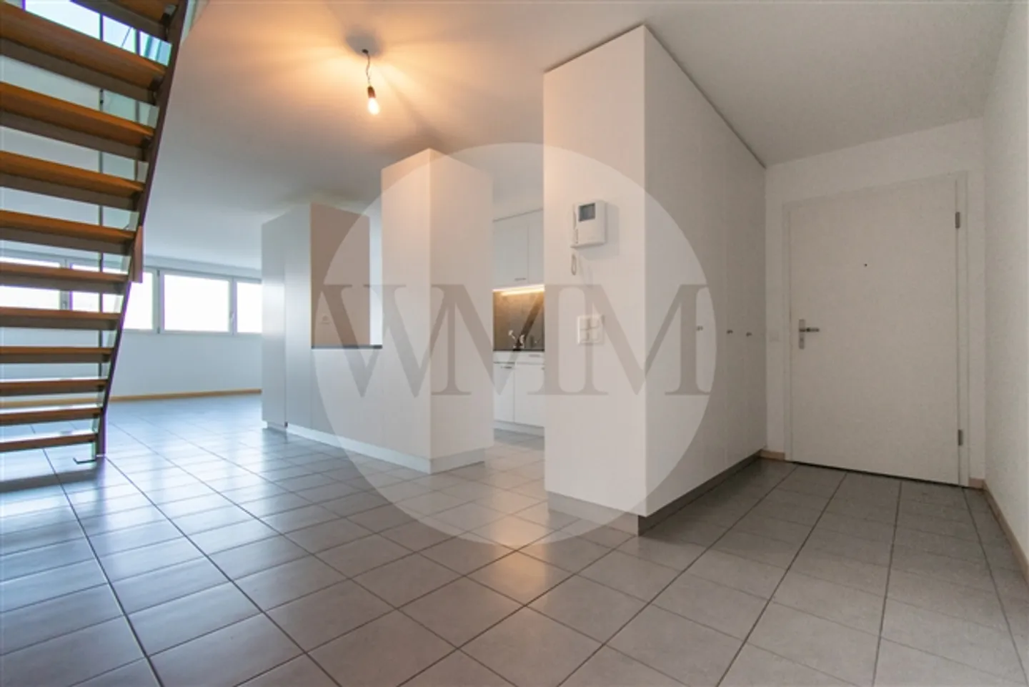 SPACIOUS 5.5-ROOM DUPLEX WITH PANORAMIC VIEW - Photo 5 of 15