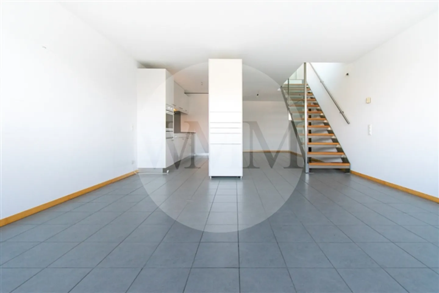 SPACIOUS 5.5-ROOM DUPLEX WITH PANORAMIC VIEW - Photo 6 of 15