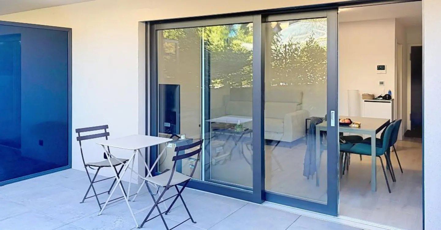 Cozy Studio with Terrace - Photo 4 of 11