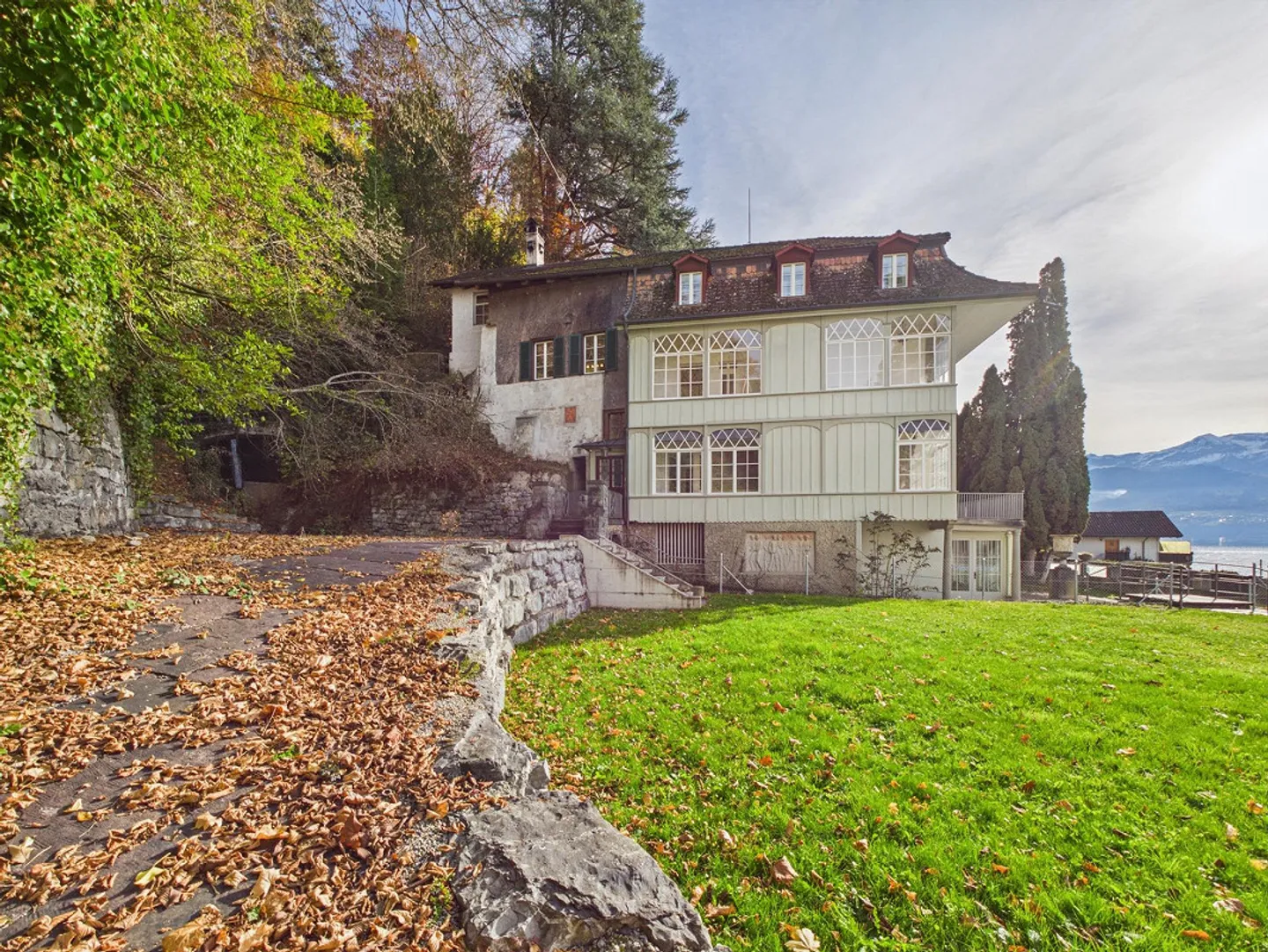 Villa di 9½ stanze con vista impressionante sul lago e sulle Alpi - Foto 2 di 14