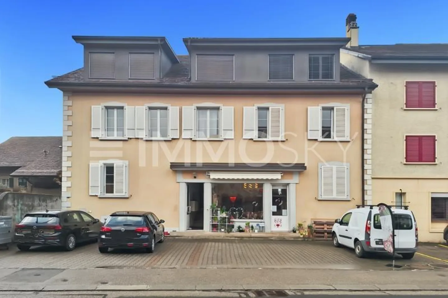 For investors: Building in the heart of Chavornay (Yield approx. 4.3%) - Photo 1 of 5