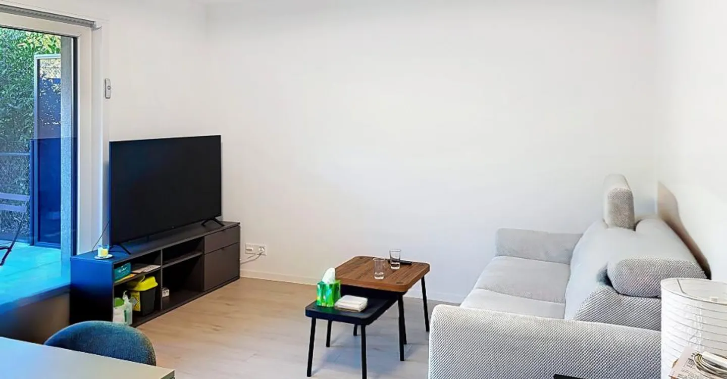 Cozy Studio with Terrace - Photo 5 of 11