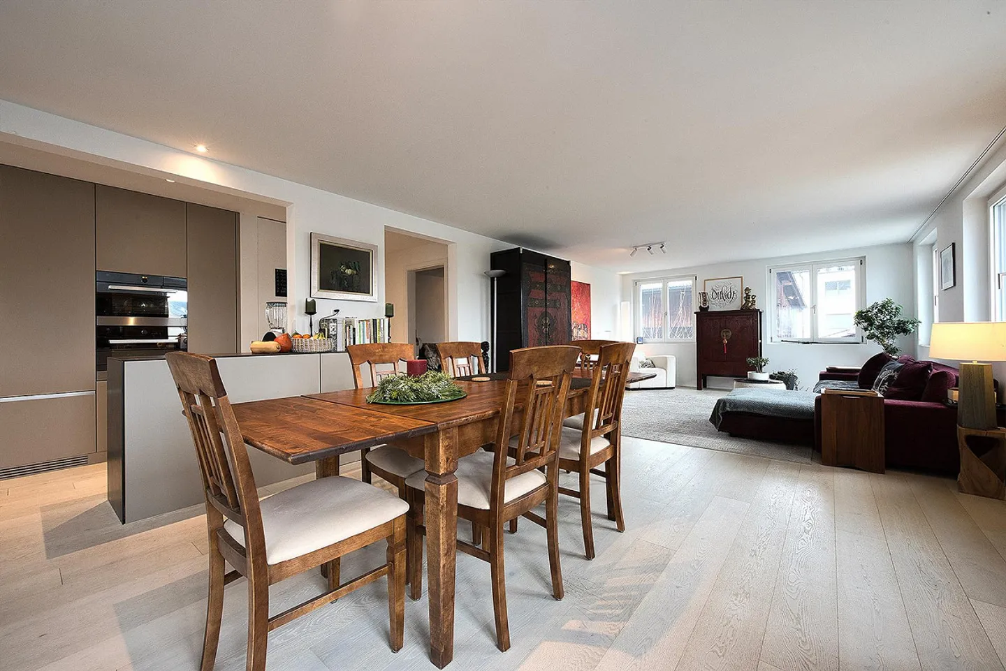 Appartement lumineux et confortable de 4,5 pièces - Photo 3 sur 12