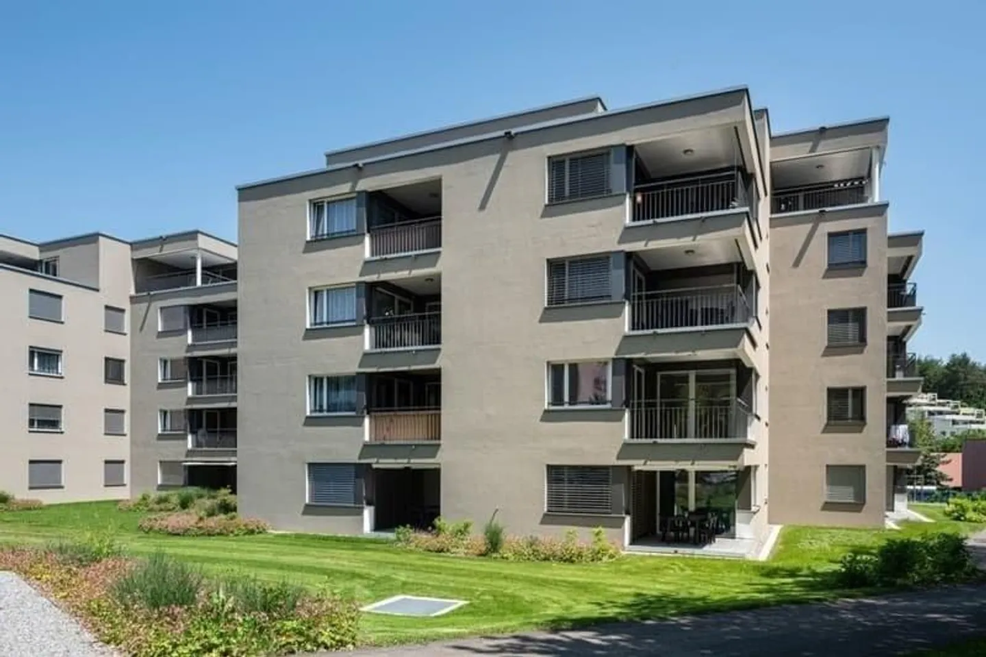 «Gönnen Sie sich und Ihrem Auto einen Einstellplatz» - Foto 2 von 2