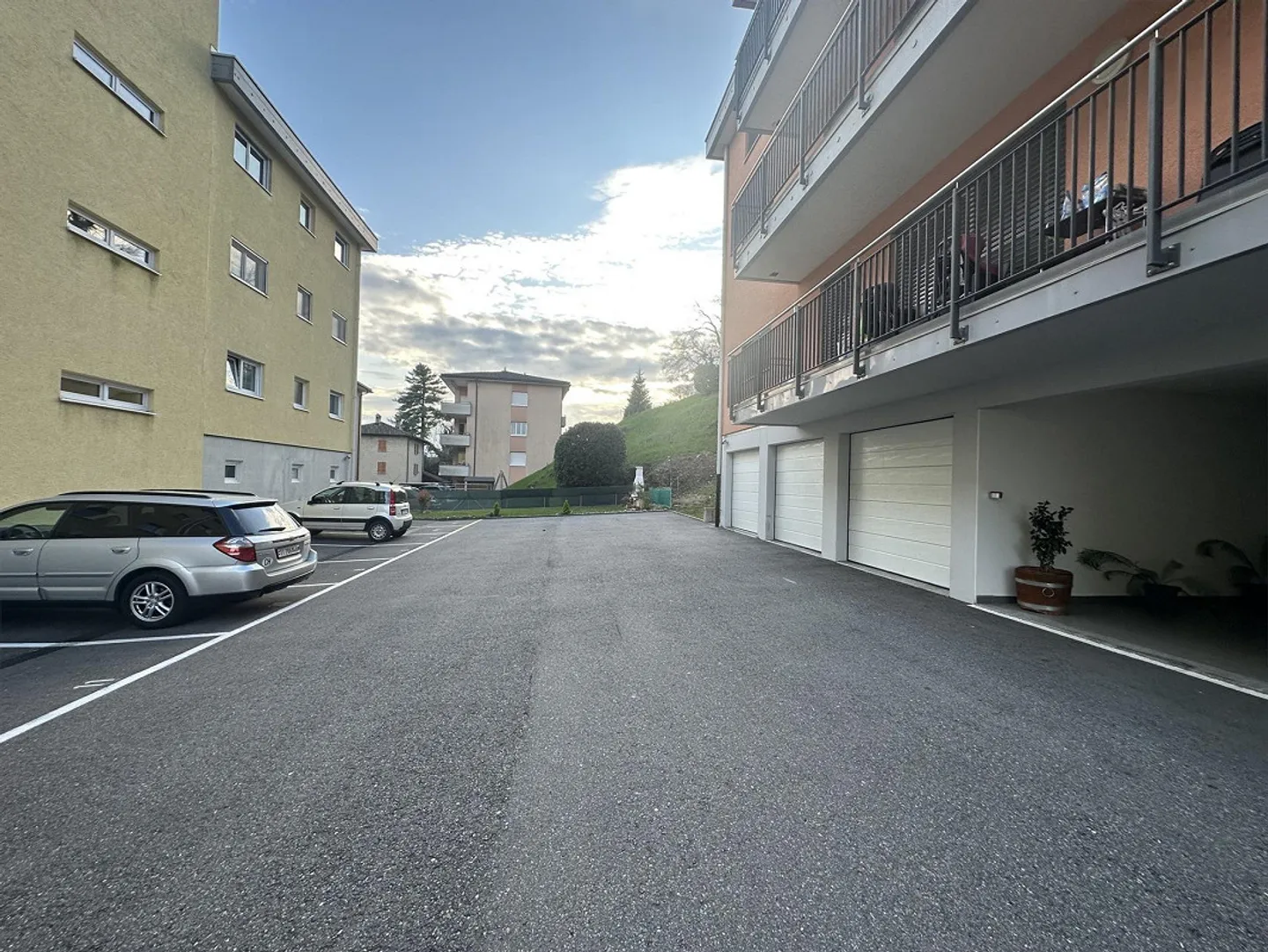 À VENDRE APPARTEMENT LUMINEUX À DEUX PAS DE LA FRONTIÈRE - Photo 2 sur 10
