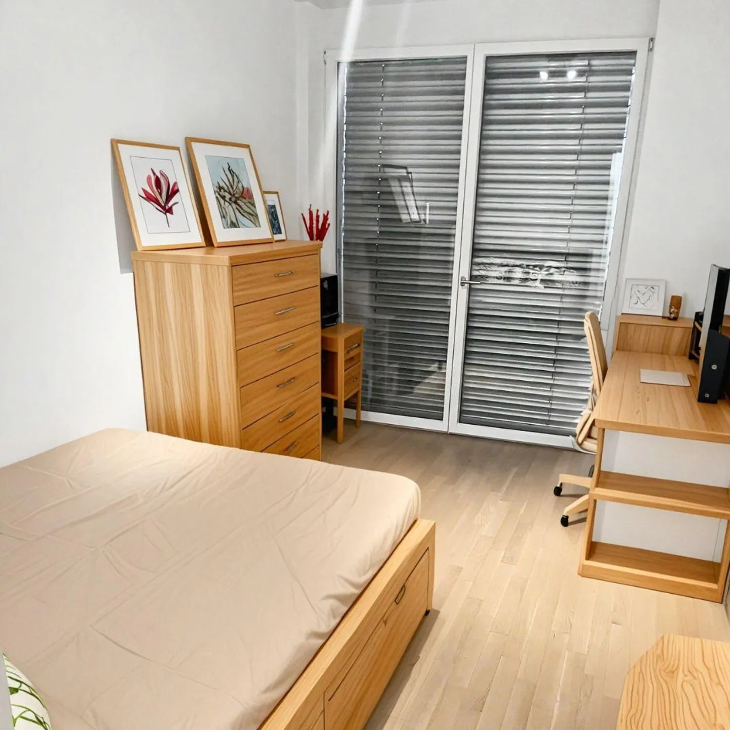 Appartement spacieux avec terrasse - Photo 4 sur 7