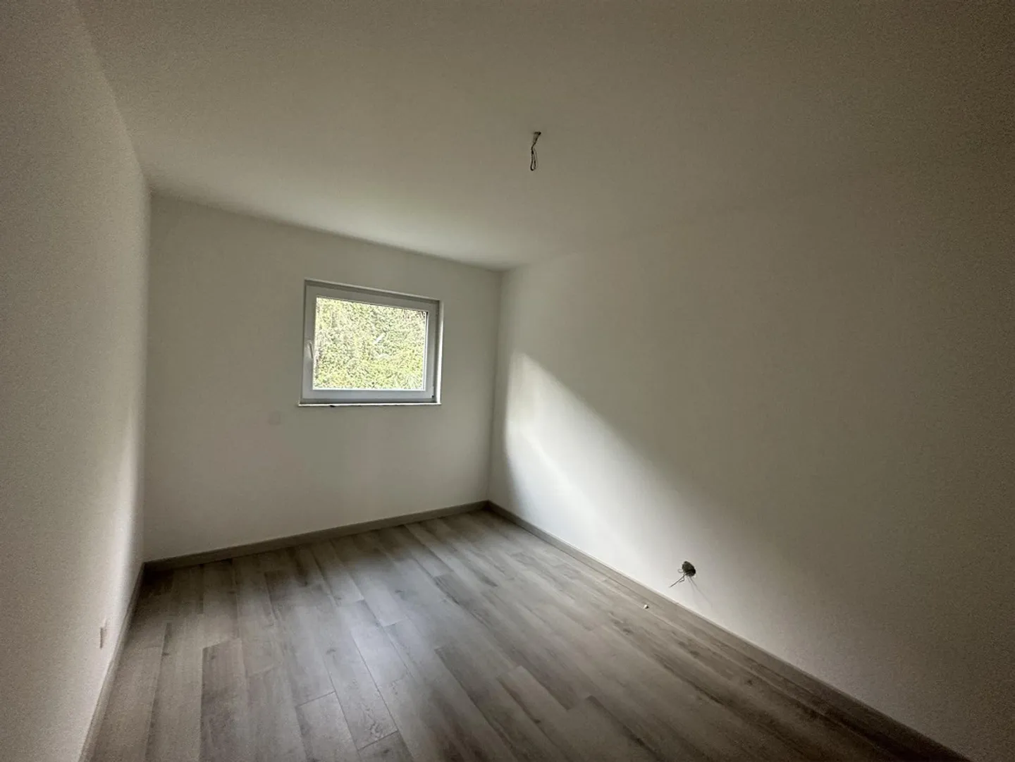 À VENDRE APPARTEMENT LUMINEUX À DEUX PAS DE LA FRONTIÈRE - Photo 4 sur 10