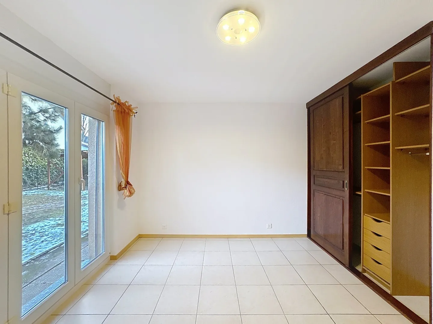 Spacious Family Villa with Sauna - Photo 14 of 26