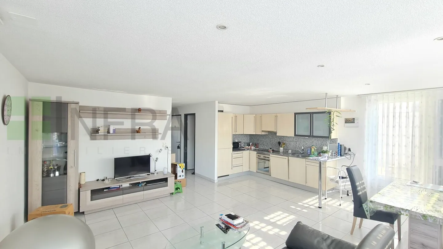 Attico luminoso di 3,5 stanze - Foto 2 di 14