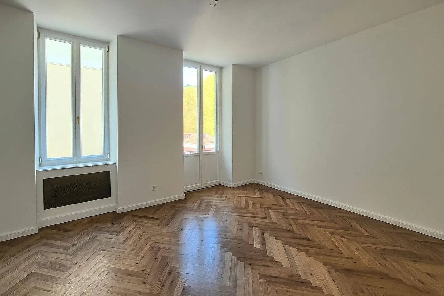 Appartement de 2,5 pièces de haut standing au centre de Lugano - Photo 1 sur 8