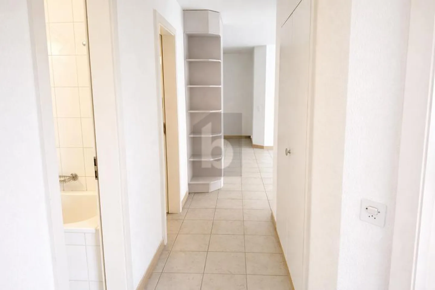 LUMINOSO ORIENTATO A SUD E SUD-OVEST - Foto 5 di 6