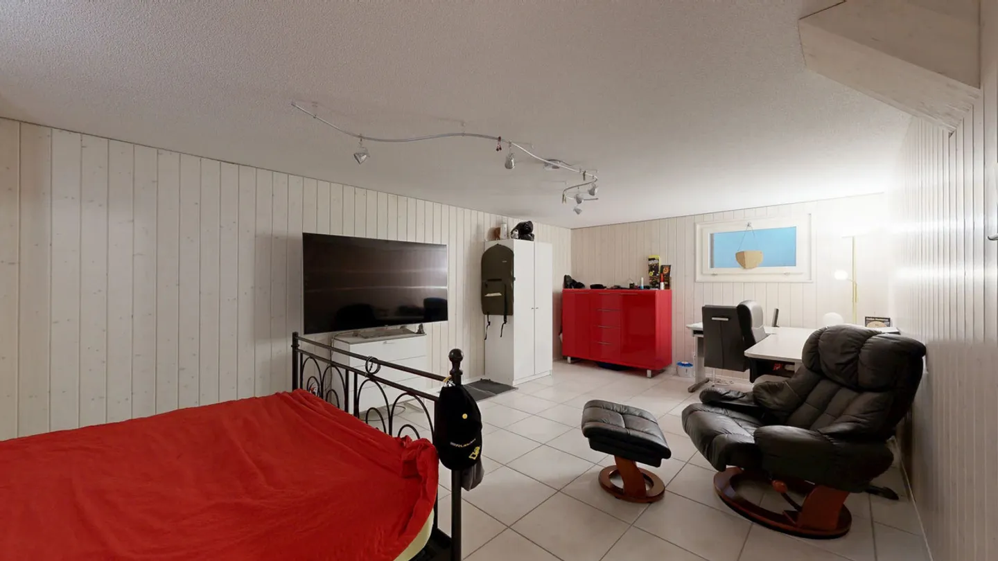 Luminoso appartamento unifamiliare di 4,5 stanze con sala hobby e bella vista - Foto 15 di 27