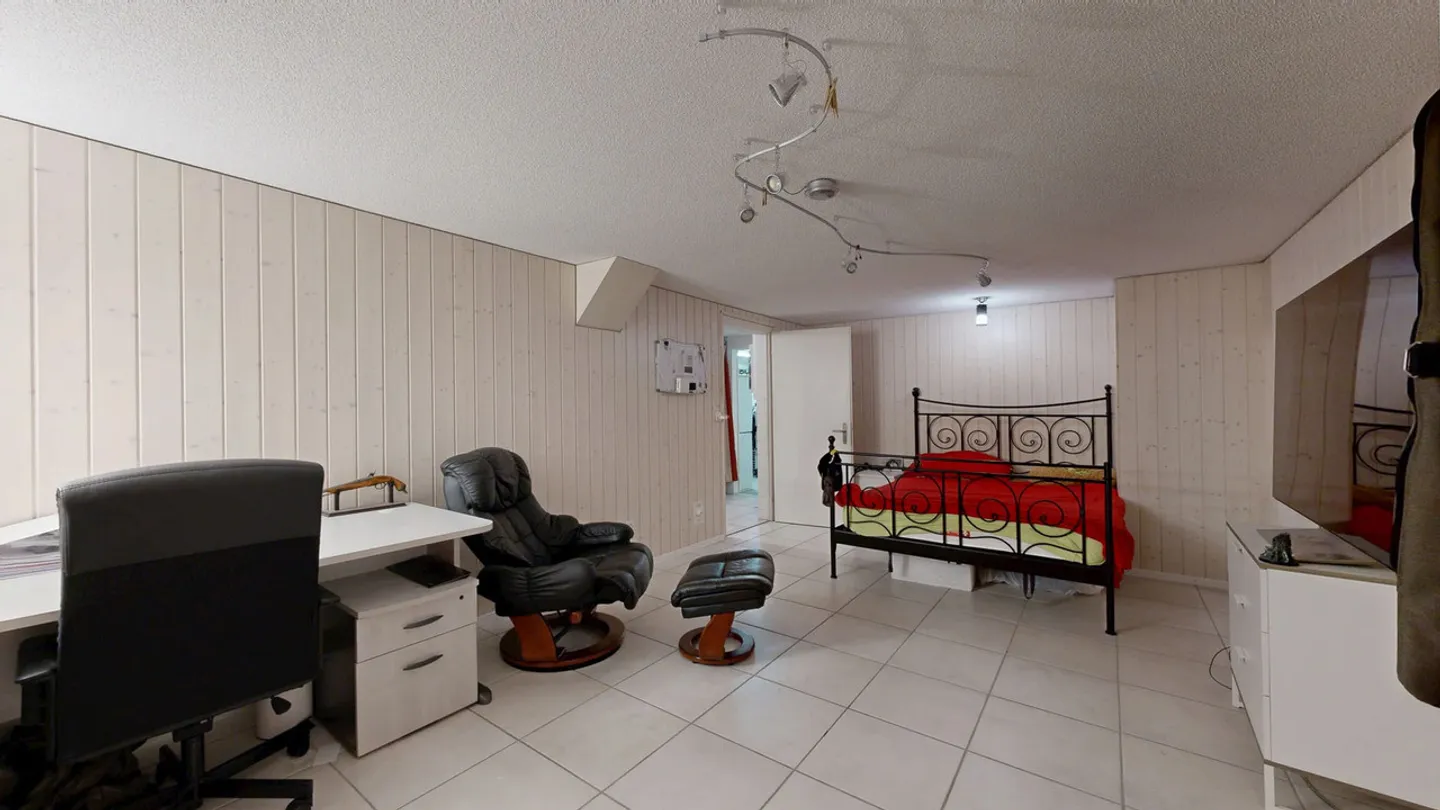 Luminoso appartamento unifamiliare di 4,5 stanze con sala hobby e bella vista - Foto 16 di 27