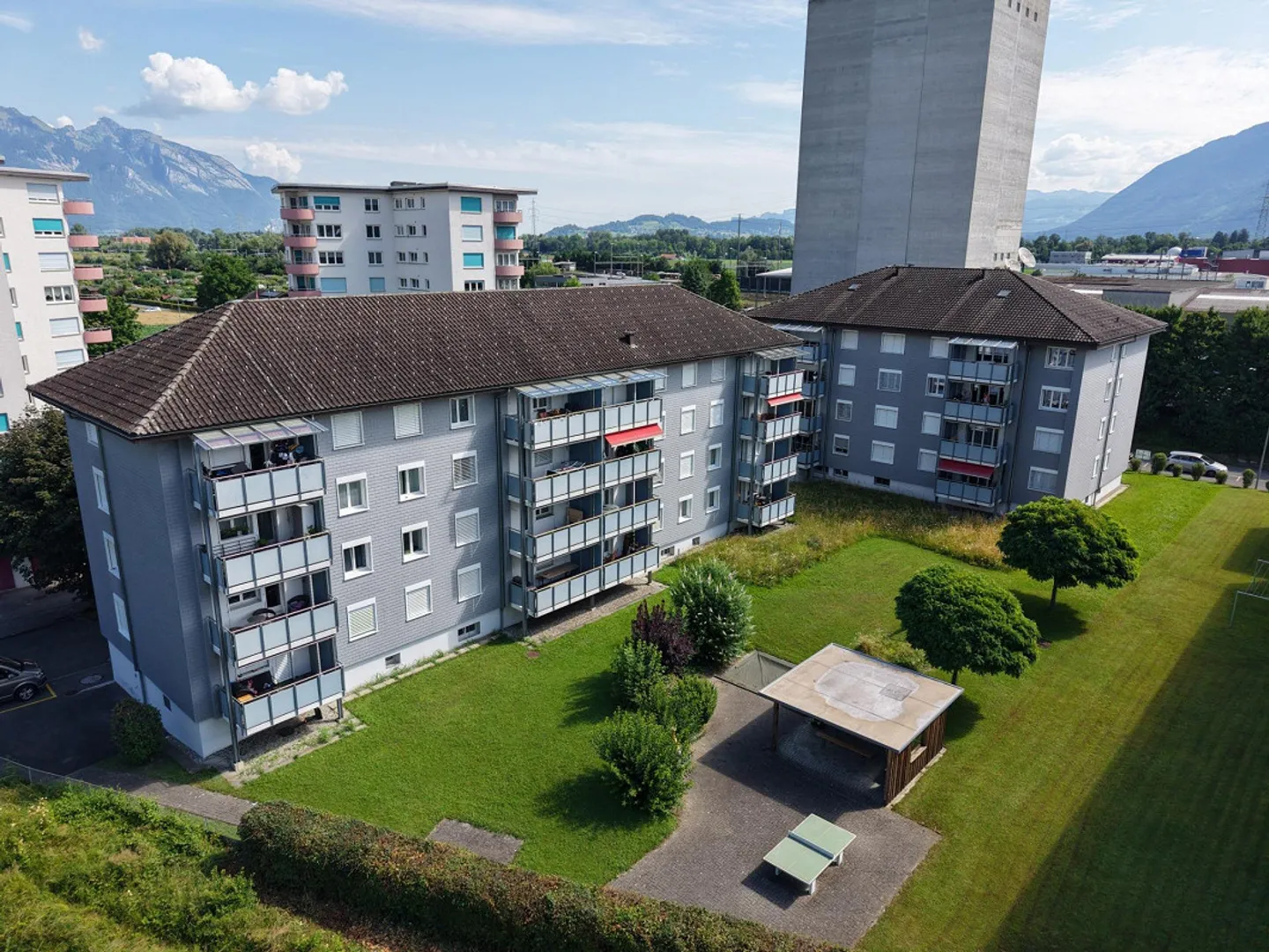 Votre nouvel espace familial : Appartement lumineux avec balcon dans la verdure - Photo 1 sur 9