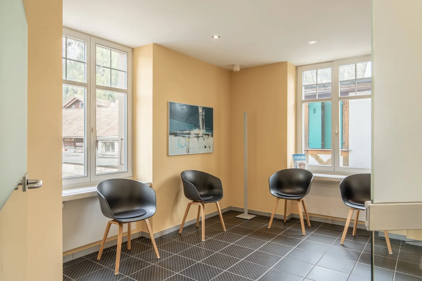 Vielseitiger Gewerberaum in Unterseen - Foto 8 von 13