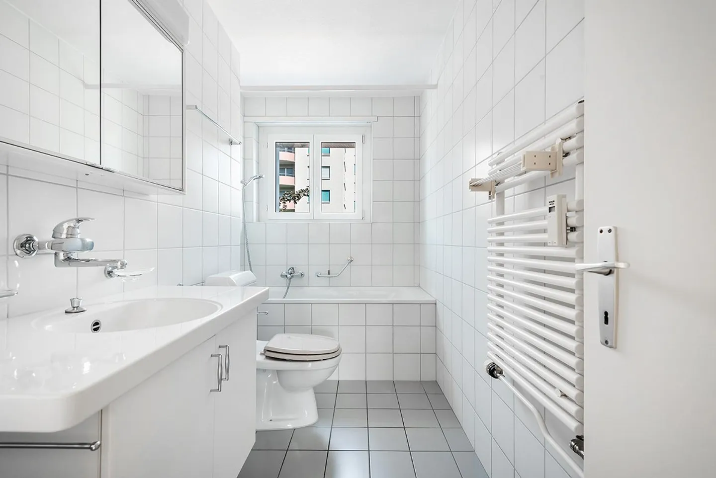 Votre nouvel espace familial : Appartement lumineux avec balcon dans la verdure - Photo 8 sur 9