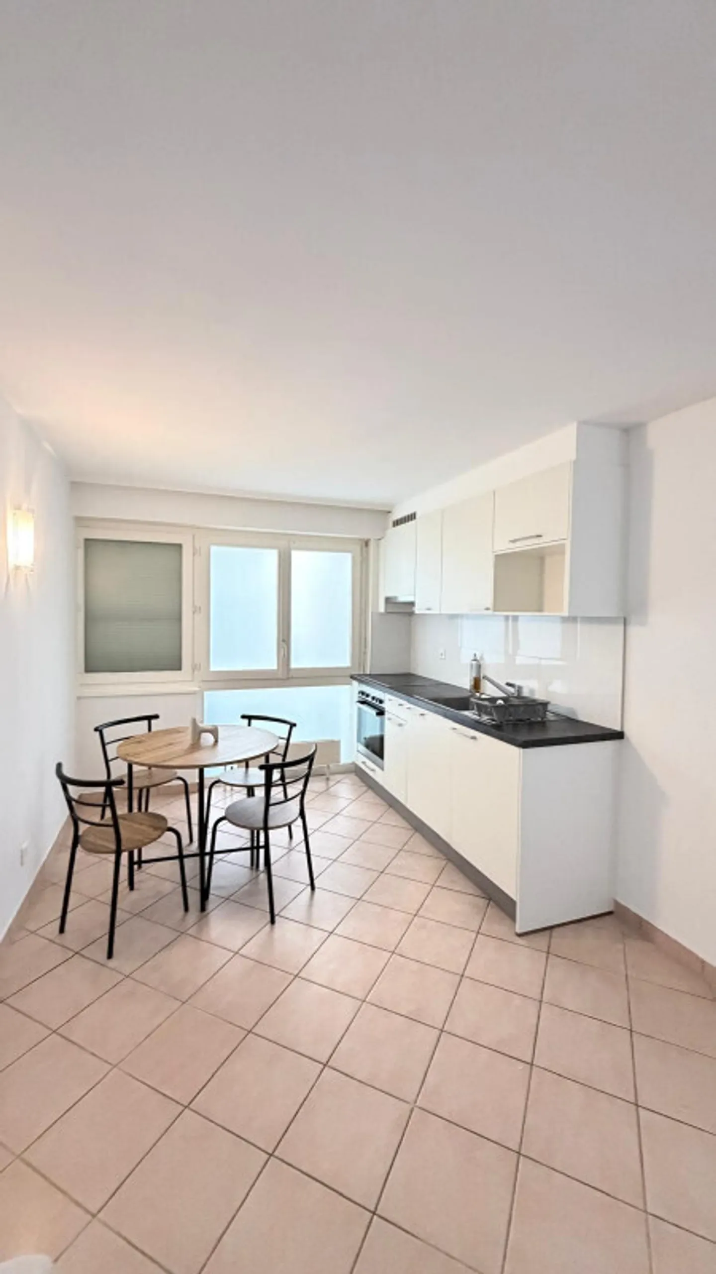 Appartement meublé 1.5 pièce lumineux  Centre Montreux  Location flexible  CH - Foto 8 von 13