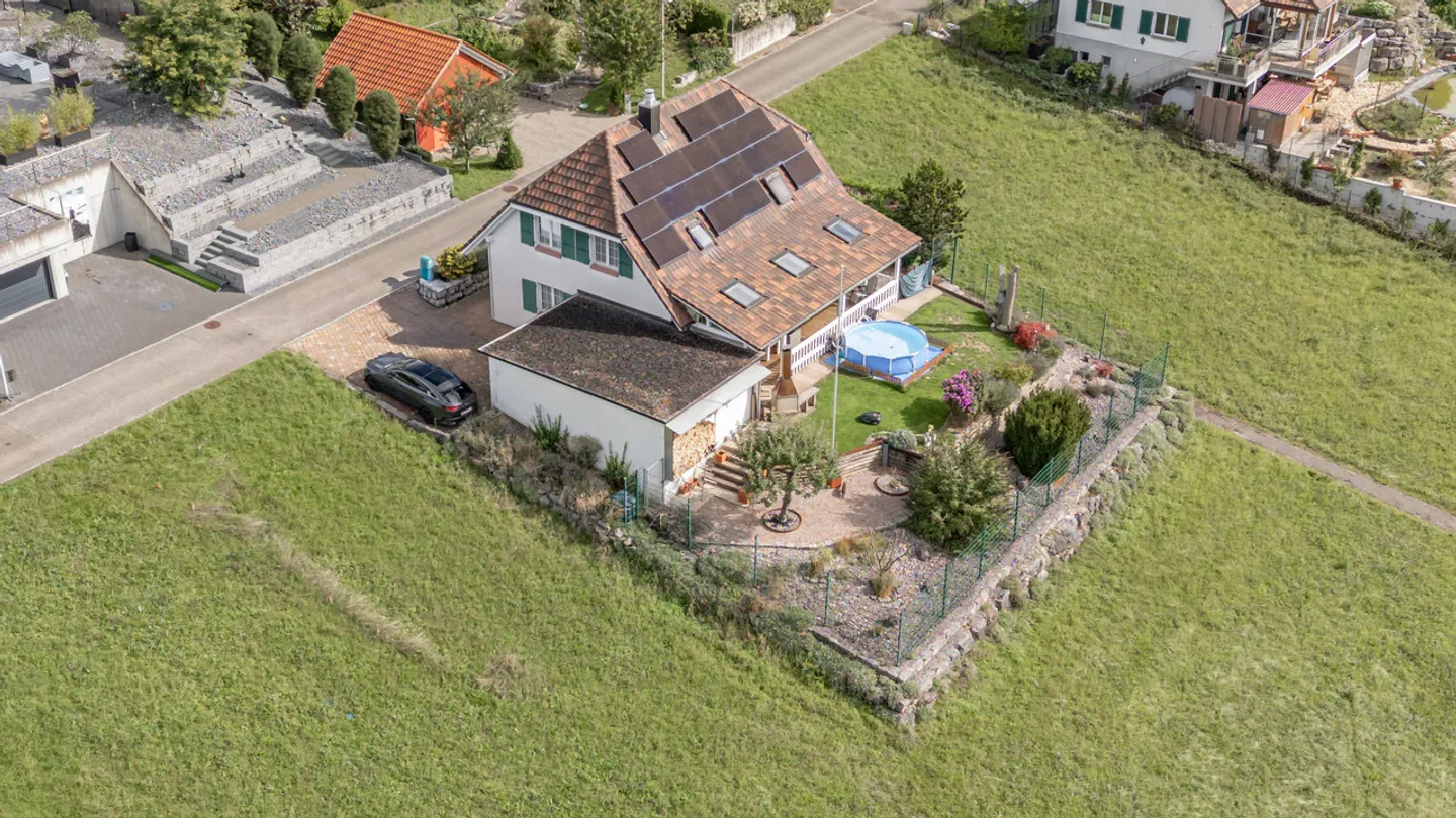 Luminoso appartamento unifamiliare di 4,5 stanze con sala hobby e bella vista - Foto 22 di 27