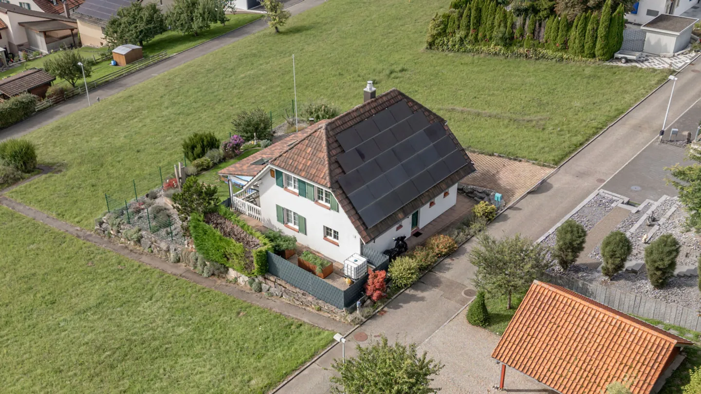 Luminoso appartamento unifamiliare di 4,5 stanze con sala hobby e bella vista - Foto 23 di 27