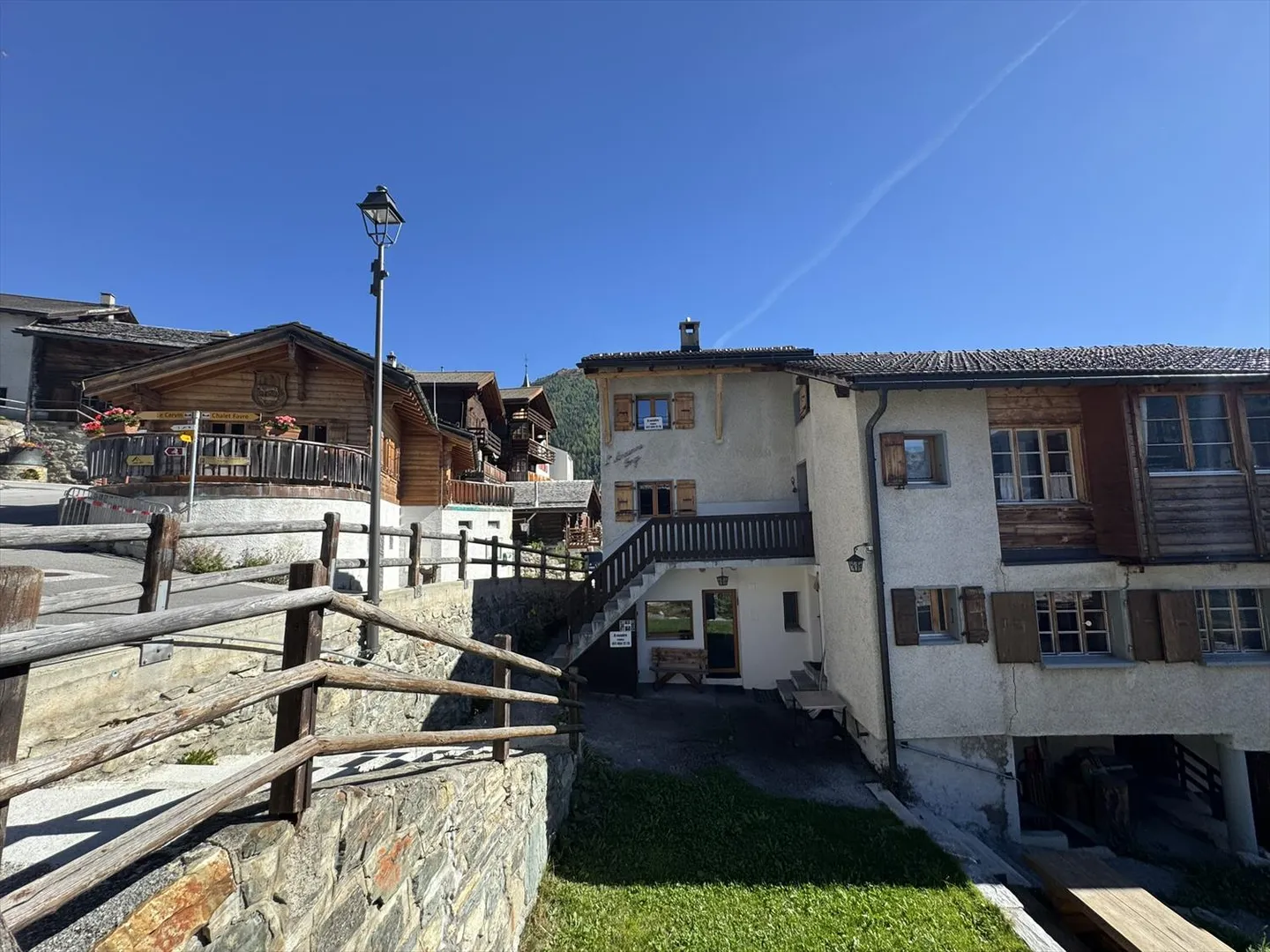 Triplex in a village house - Photo 2 of 18