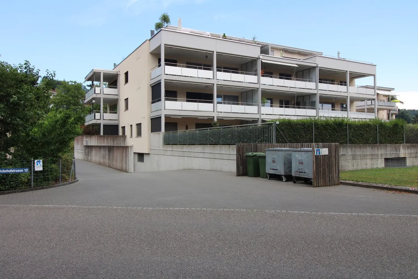 Places de stationnement à la gare de Gränichen - Photo 2 sur 9