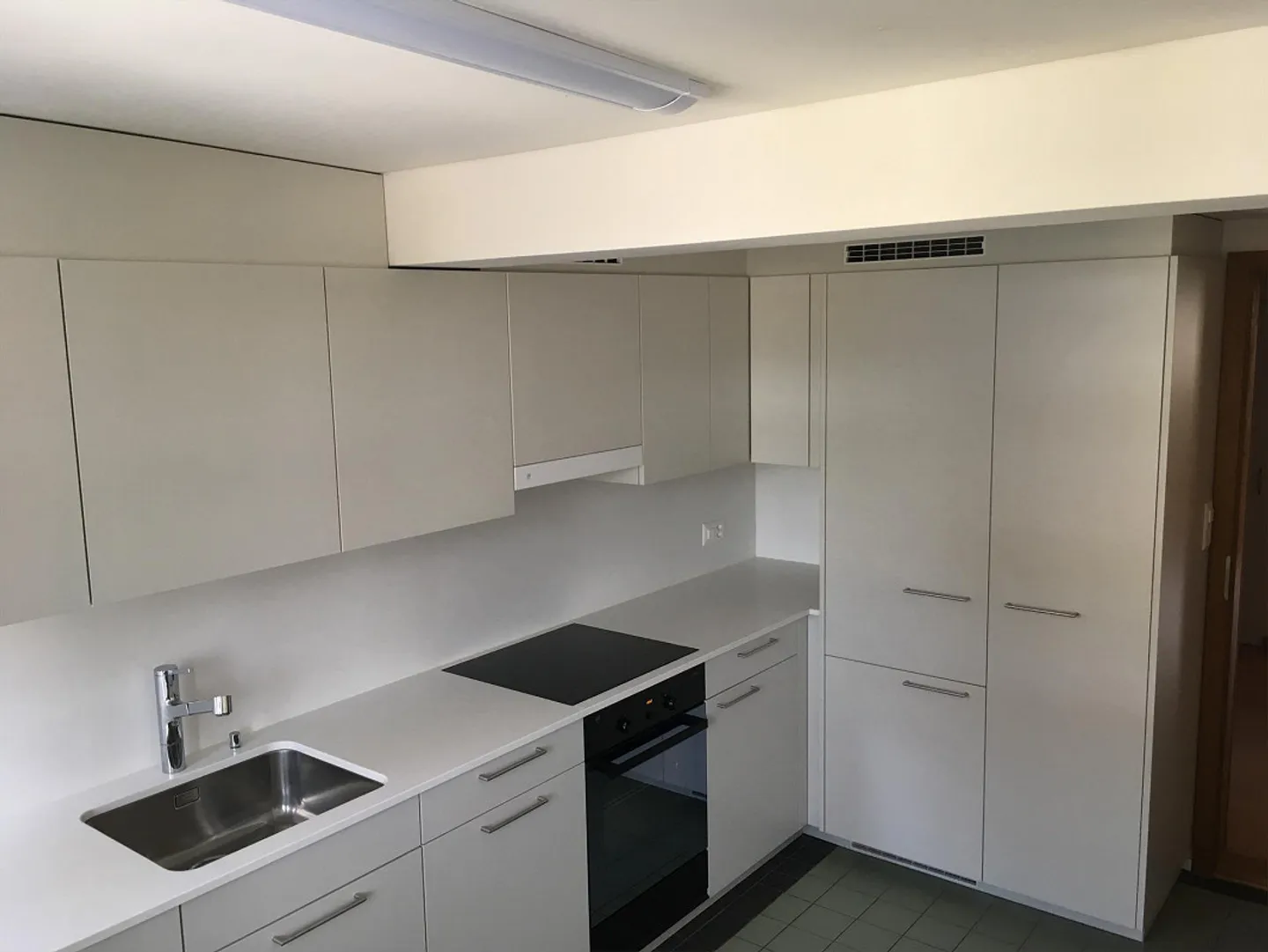 4 Room Apartment - Photo 1 of 4