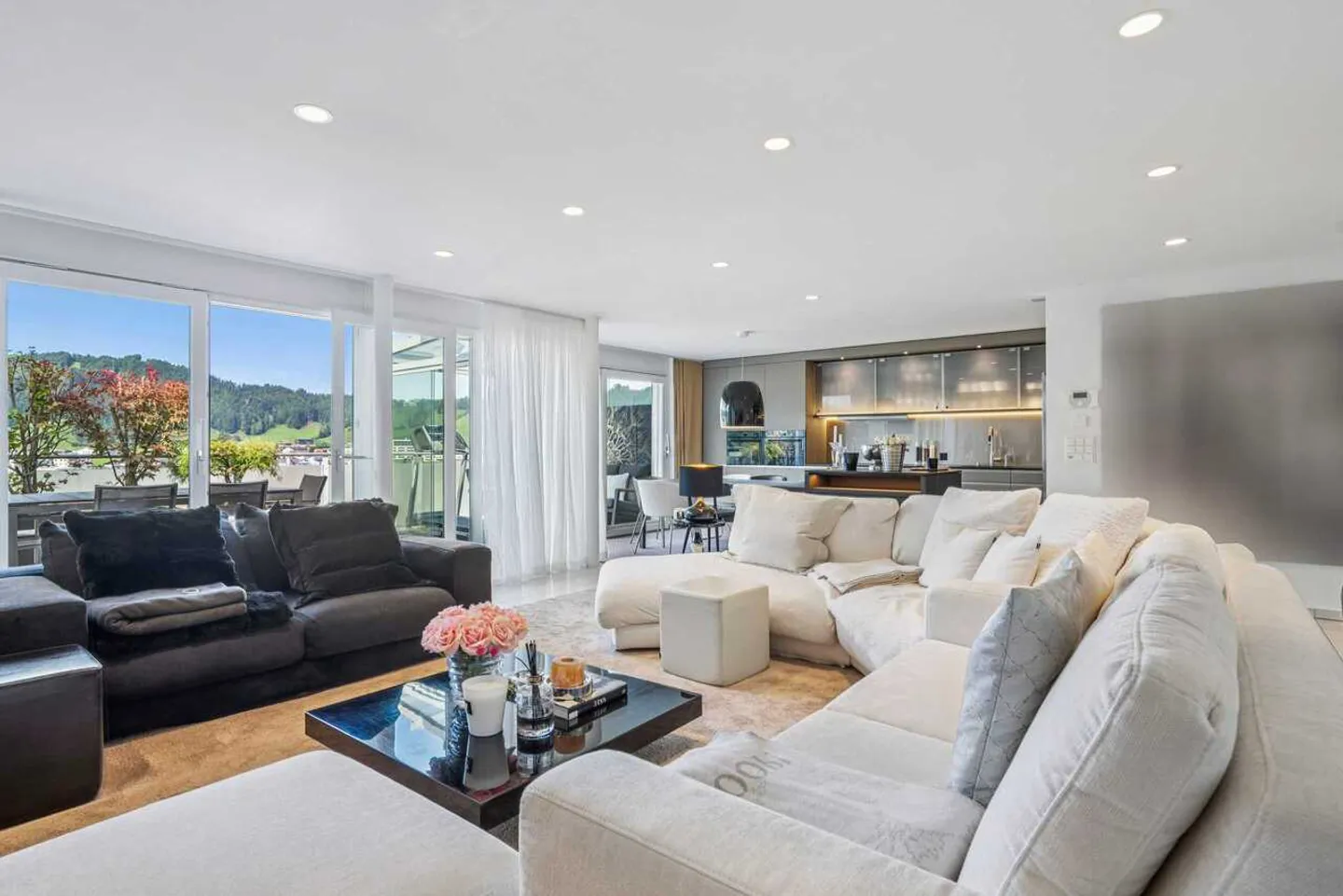 Moderne Wohnung in Einsiedeln - Foto 1 von 13